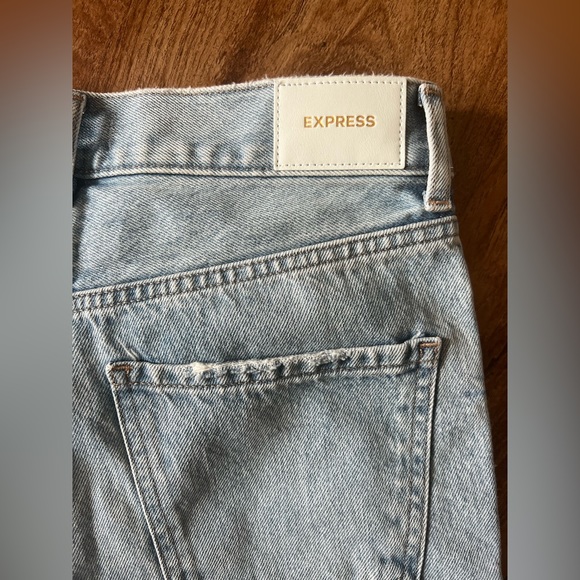 Express | High Wasted Light Wash Ripped Straight Ankle Jeans | Size 0 - Picture 10 of 14